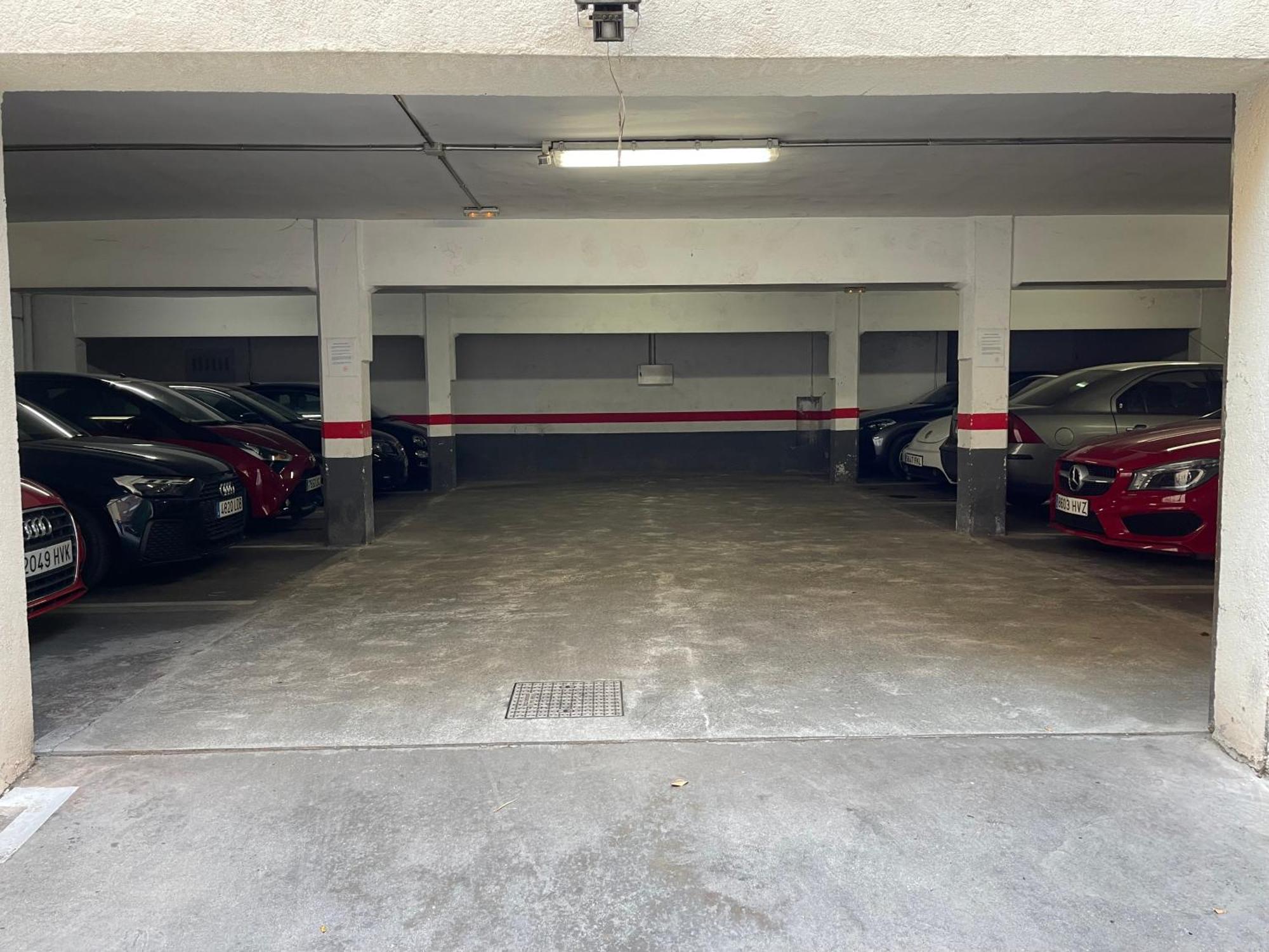 Flat Near Real Stadium Apartament *